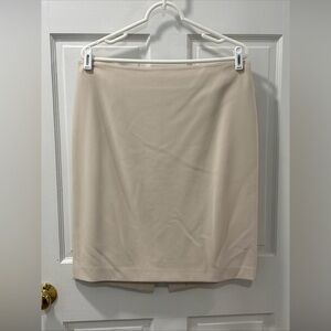 St. John Women’s Silk Lined Pencil Skirt Size 12 Ivory Knee Length Career EUC